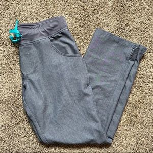 FIGS Kade Cargo Scrub Pants in Graphite